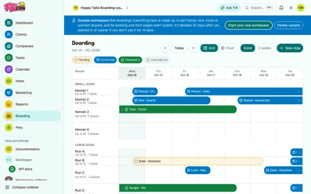 Fifi’s kennel board for Happy Tails Boarding: small-dog kennels and large-dog runs down the side, the week across, and each pet’s stay as a bar marked pending, confirmed or checked in.
